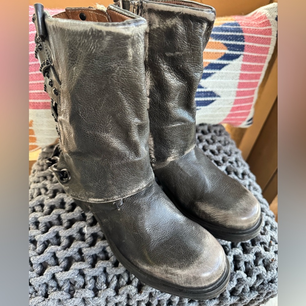 37/6.5-7 NWT AS98 DISTRESSED ICE SOLOMON MOTO BOOT